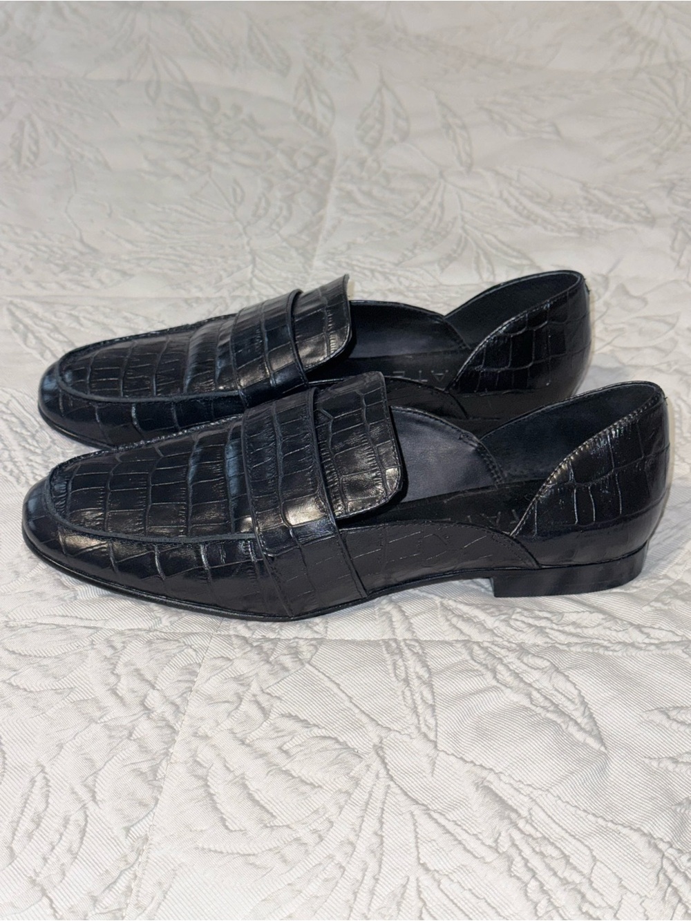1. State Lare Black Croc-Embossed Leather Loafers Size 8 1/2